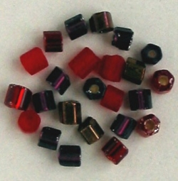 30 glass beads red-black 2mm